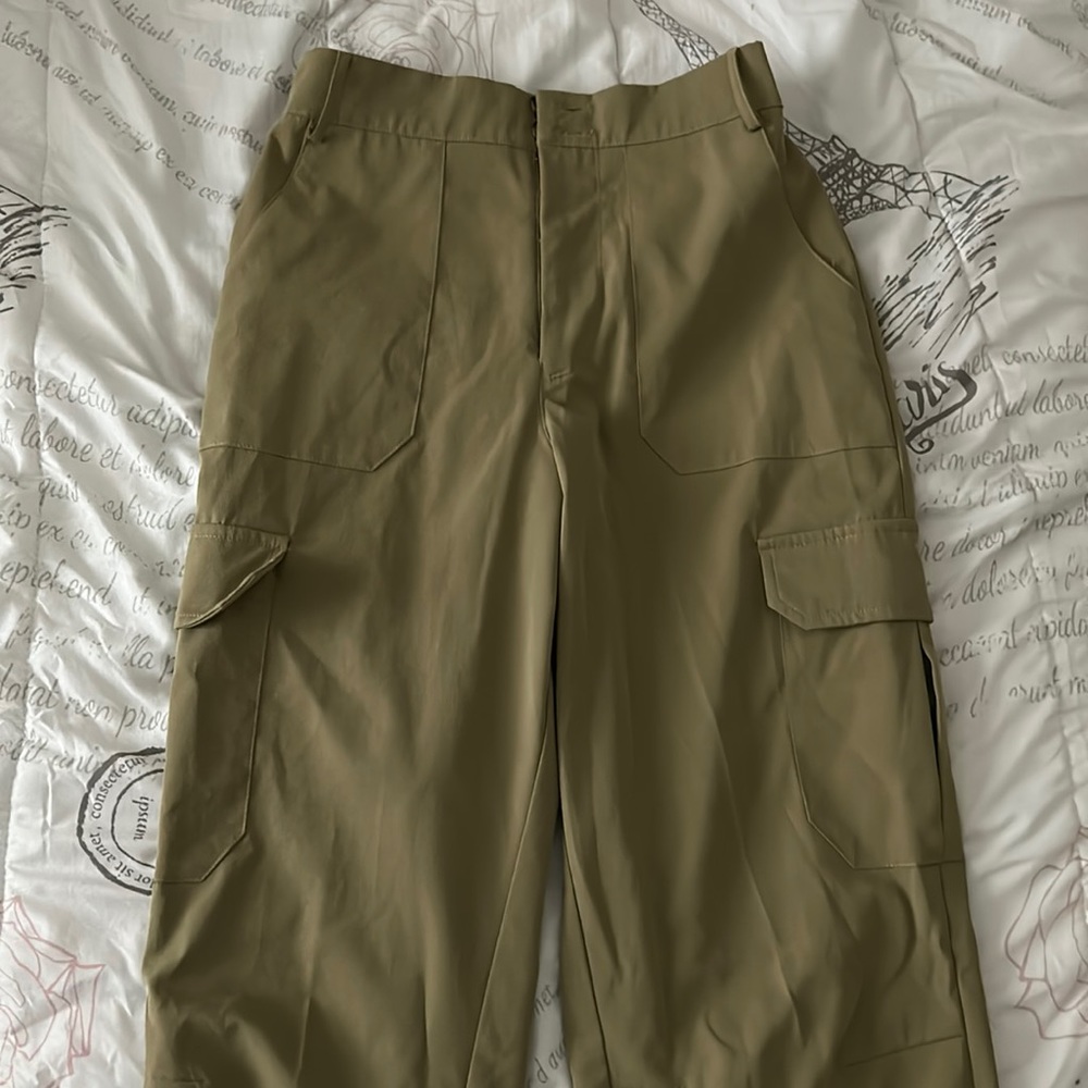 Forever 21 Green Cargo Joggers